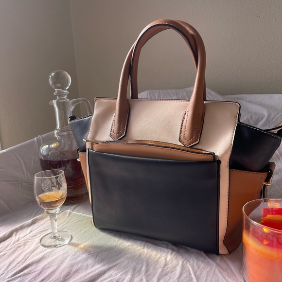 Genuine Leather Reed Bag - Picture 6 of 7